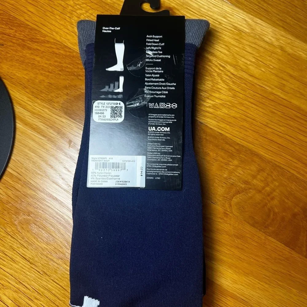 Under Armour Navy Athletic Soccer Socks Cushioned Over the Calf M8.5-13, W 10-14
